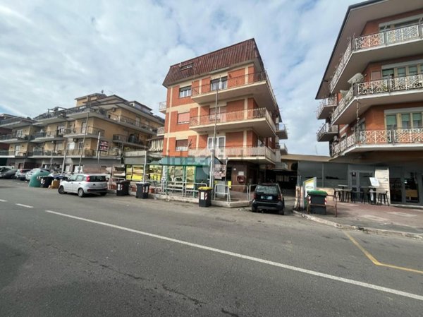 locale commerciale in affitto a Roma in zona Ottavia