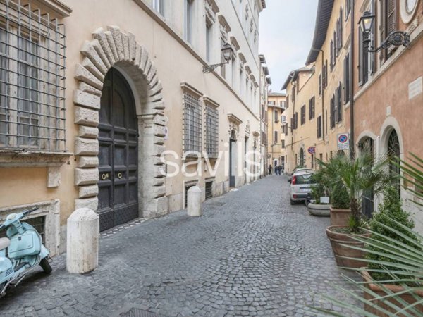 appartamento in affitto a Roma in zona Rione Regola