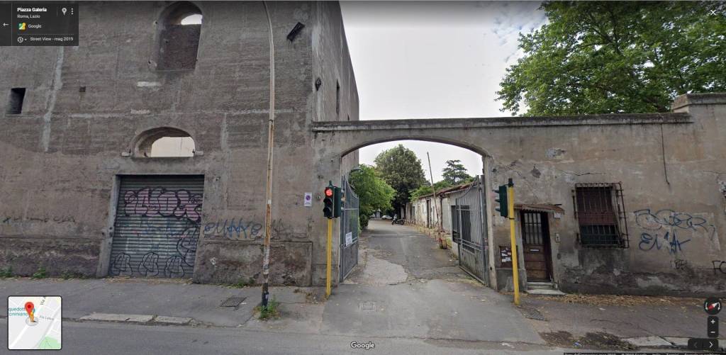 negozio in affitto a Roma in zona Appio Latino