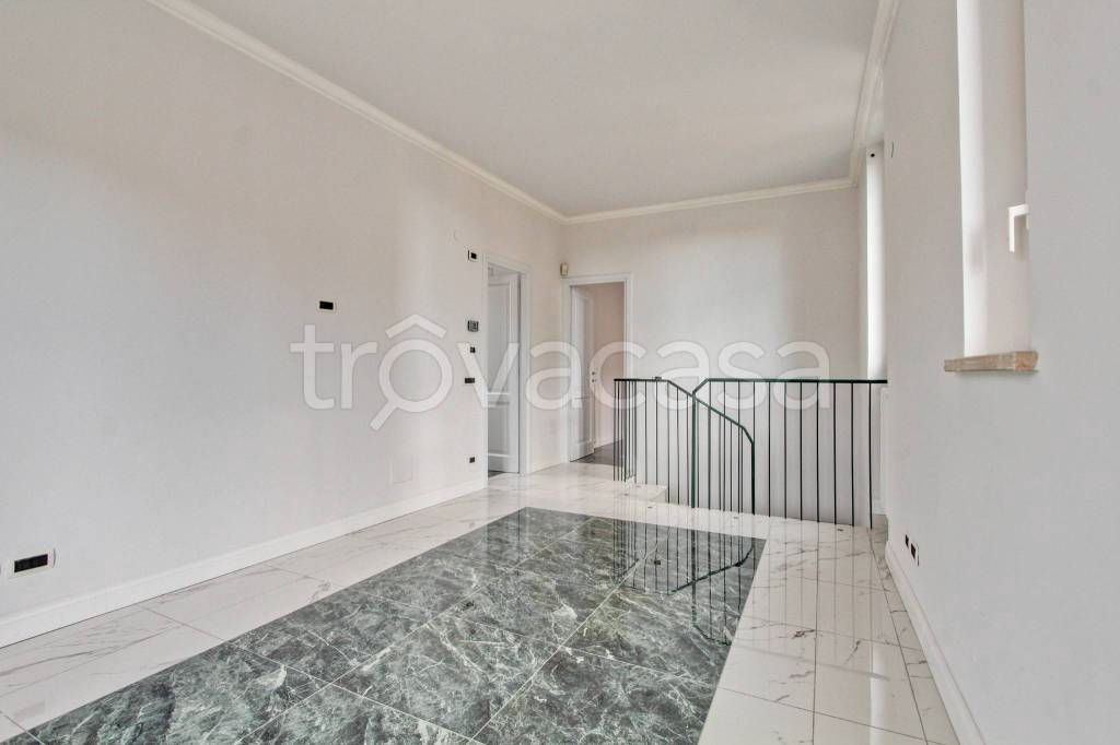 appartamento in affitto a Roma in zona Trevi-Colonna