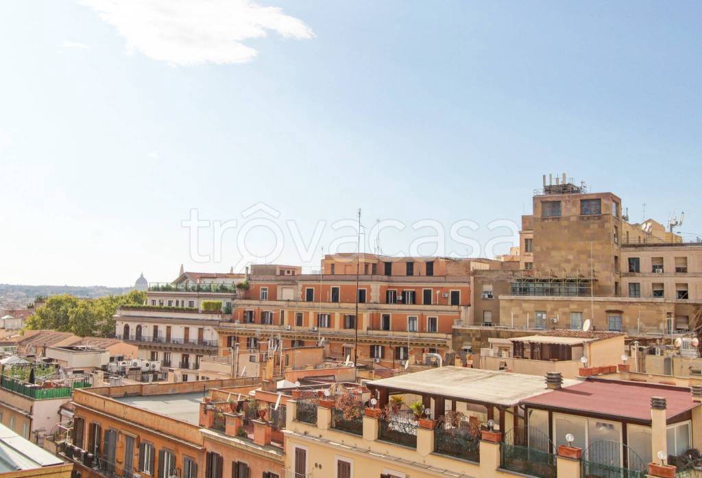 appartamento in affitto a Roma in zona Trevi-Colonna
