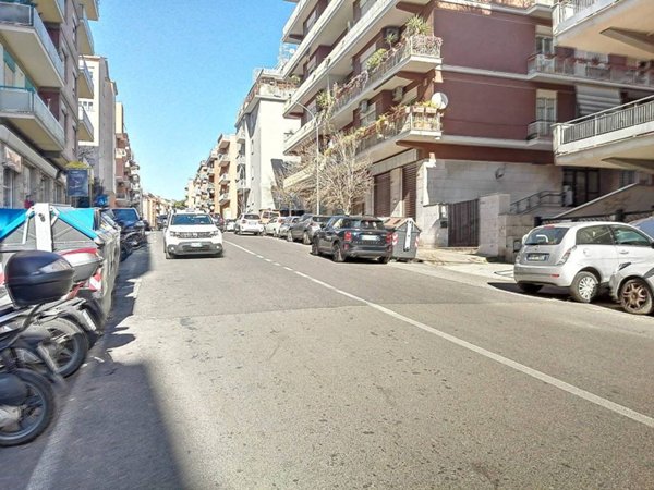negozio in affitto a Roma