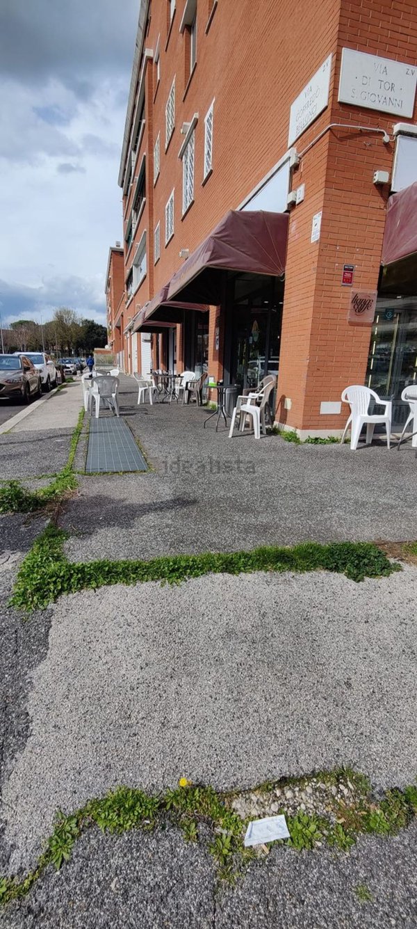 negozio in affitto a Roma in zona Sette Bagni