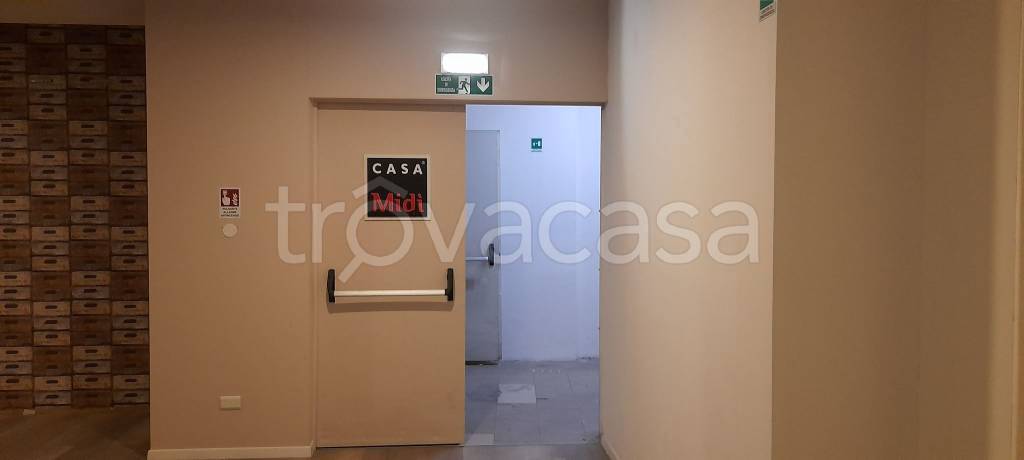 negozio in affitto a Roma in zona Ostiense