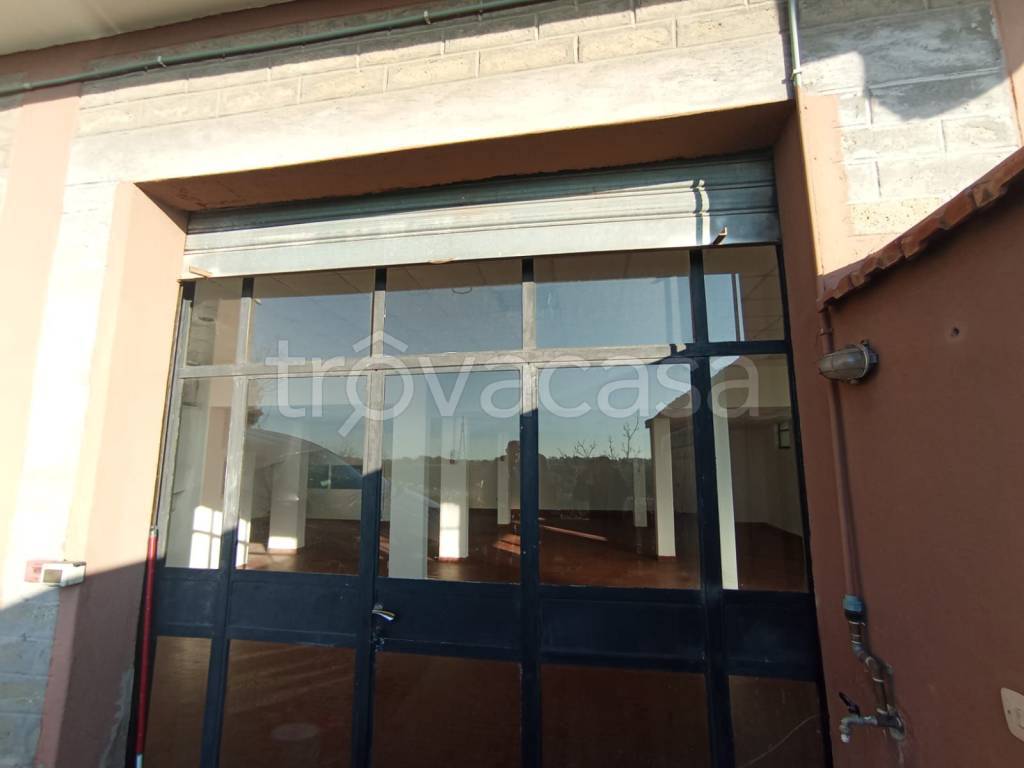 negozio in affitto a Roma in zona Montespaccato