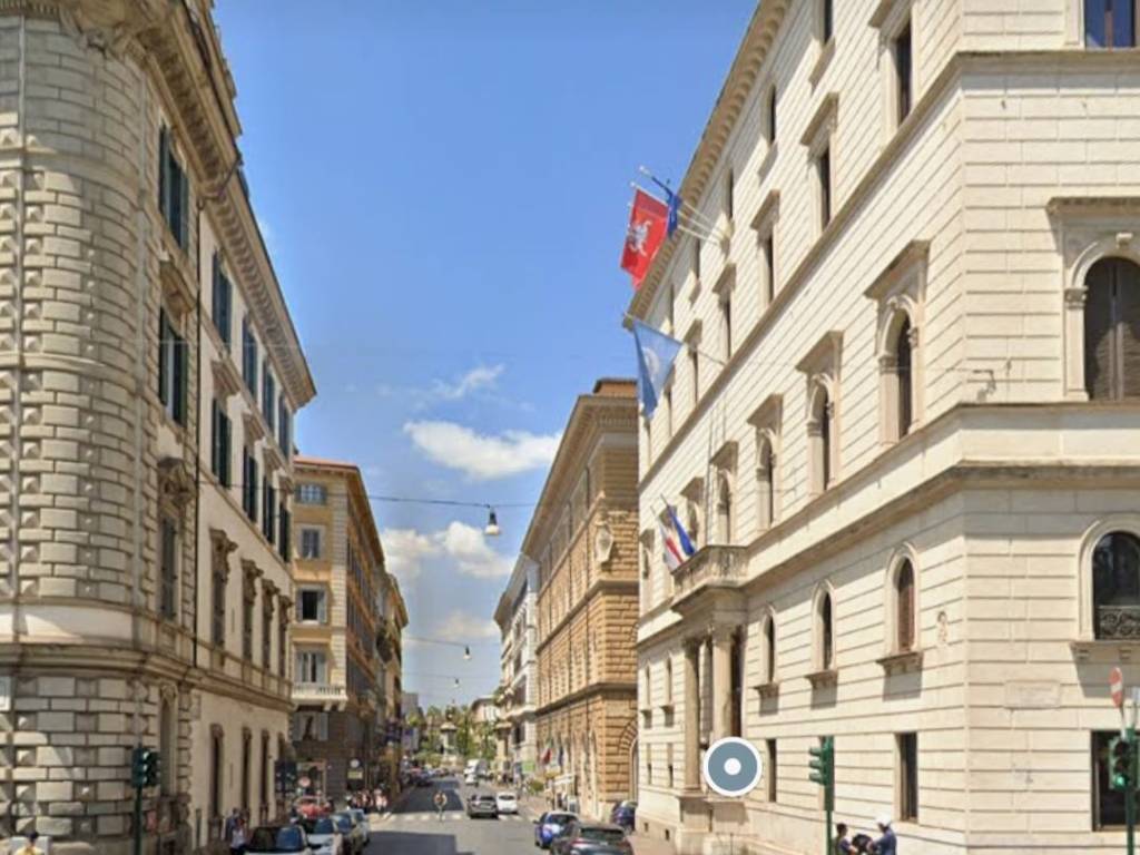 negozio in affitto a Roma in zona Rione Prati