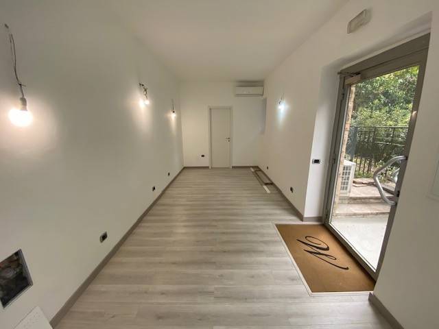 negozio in affitto a Roma in zona Tor di Quinto