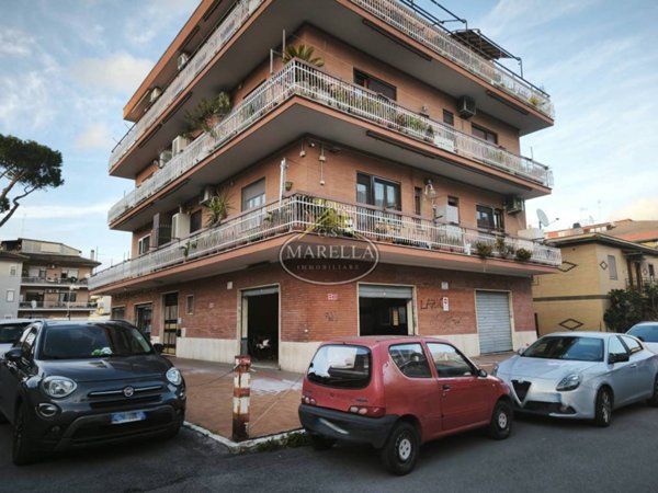 negozio in affitto a Roma in zona Casalotti