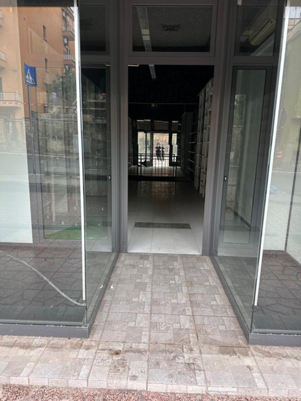 negozio in affitto a Roma in zona La Pisana