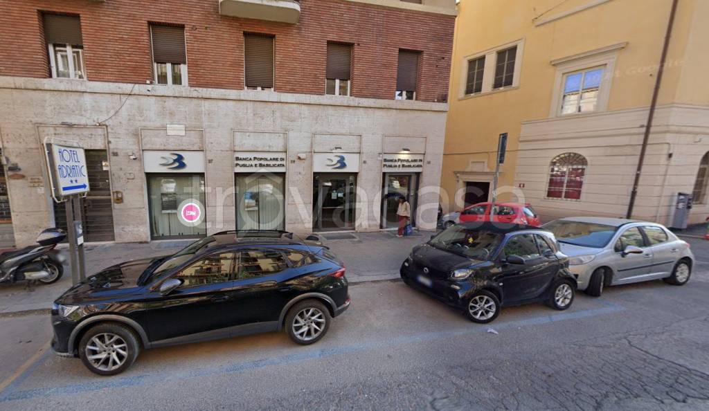 negozio in affitto a Roma in zona Rione Borgo