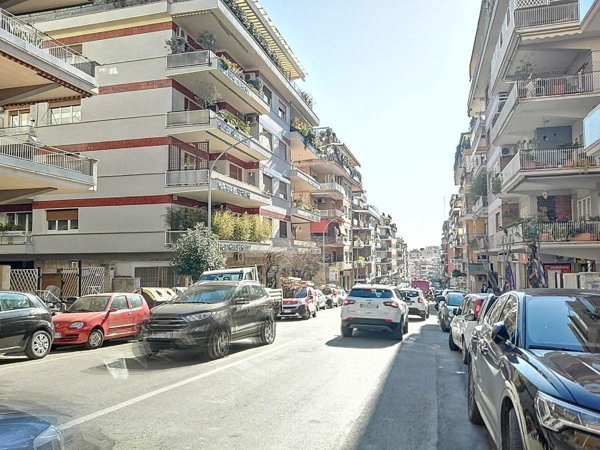 locale commerciale in affitto a Roma