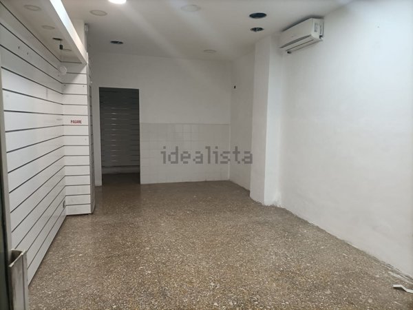 locale commerciale in affitto a Roma in zona Appio Latino