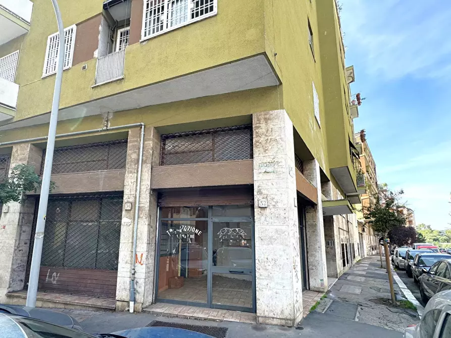 locale commerciale in affitto a Roma in zona Appio Latino