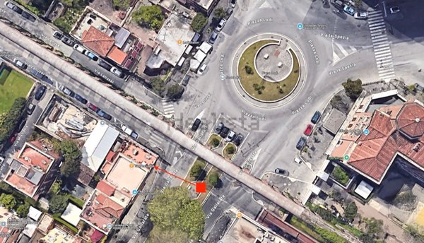 casa indipendente in affitto a Roma in zona Tuscolano