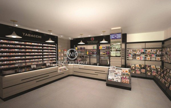 locale commerciale in affitto a Roma in zona Parione/Sant'Eustachio