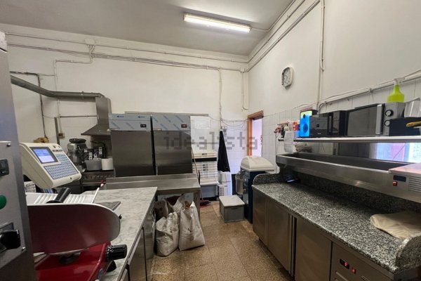 locale di sgombero in affitto a Roma in zona Borghesiana