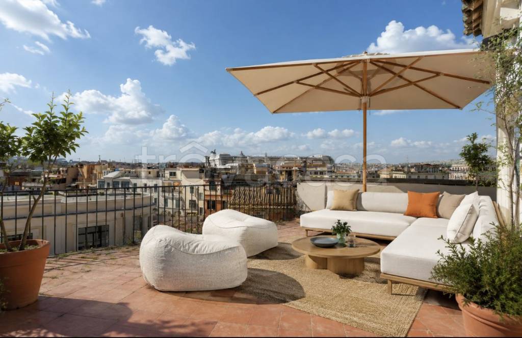 appartamento in affitto a Roma in zona Trevi-Colonna