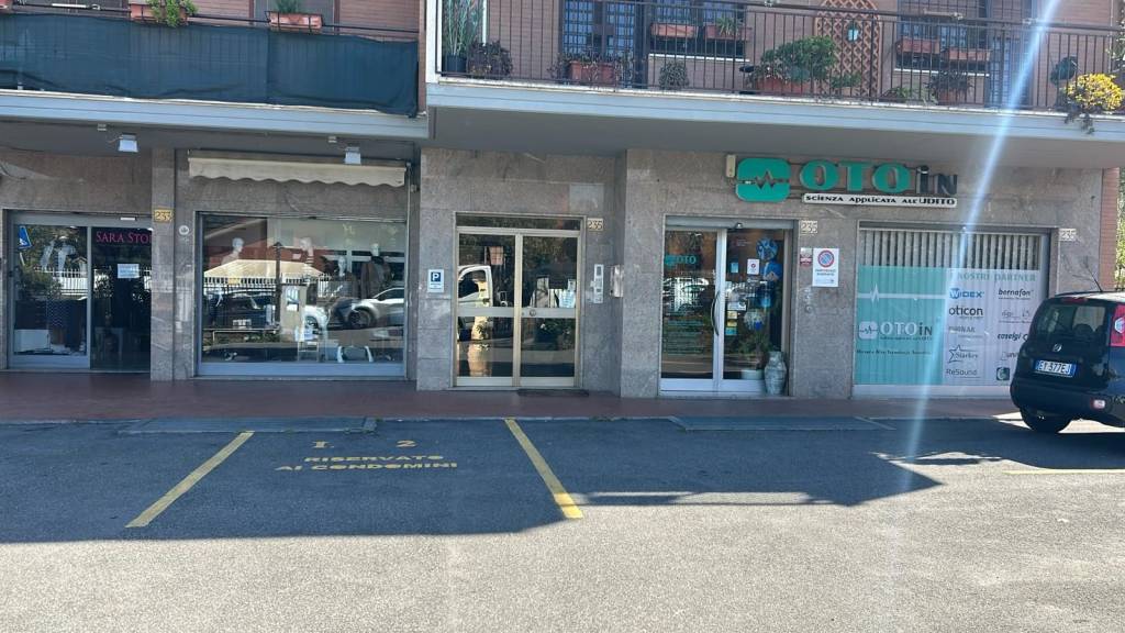 trivano in affitto a Roma in zona Tomba di Nerone