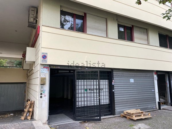 locale commerciale in affitto a Roma in zona Castel Giubileo