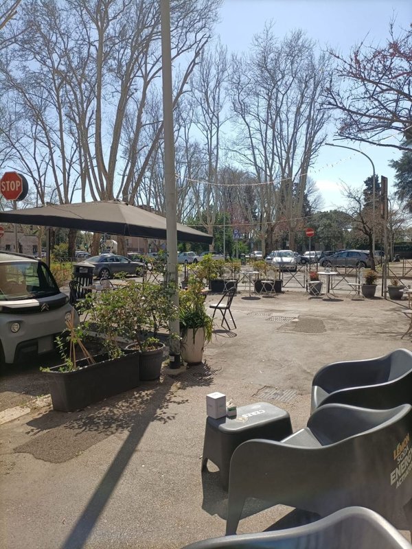 negozio in affitto a Roma in zona Appio Latino