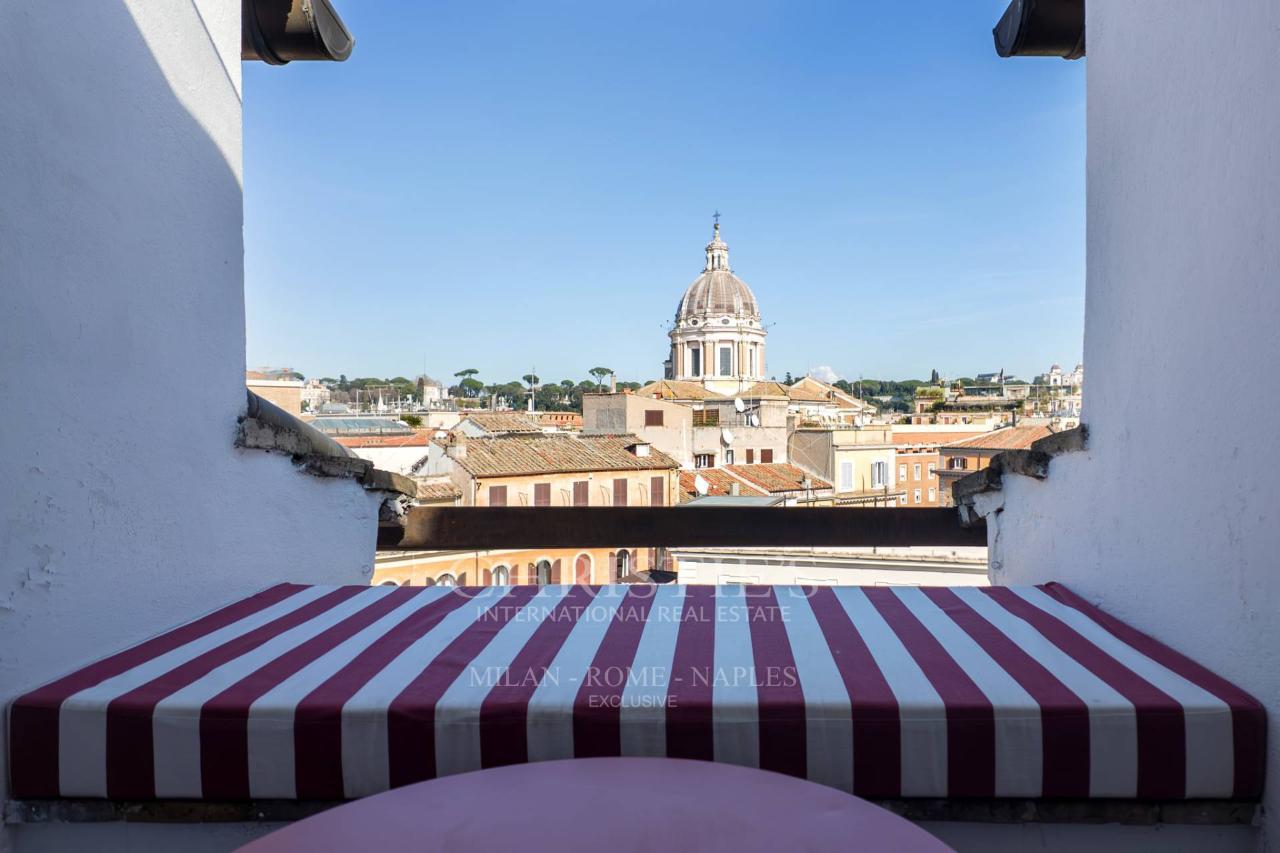 appartamento in affitto a Roma in zona Trevi-Colonna