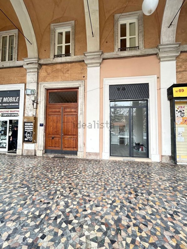 locale commerciale in affitto a Roma in zona Castro Pretorio