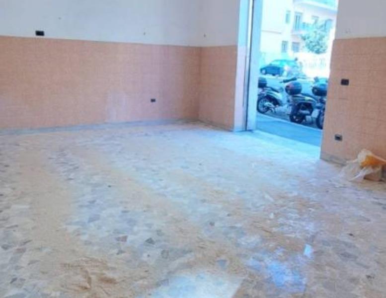 negozio in affitto a Roma