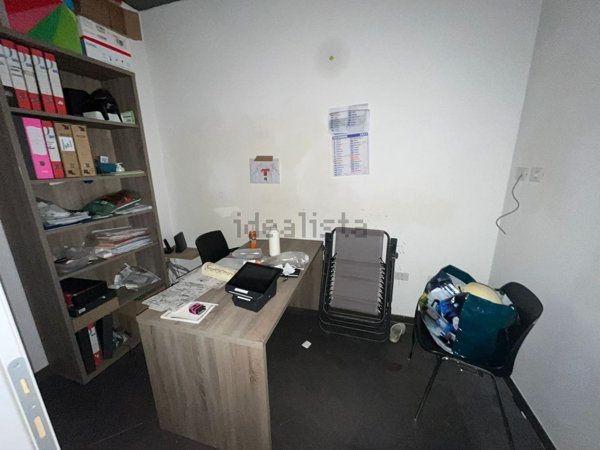 locale commerciale in affitto a Roma in zona Ardeatino