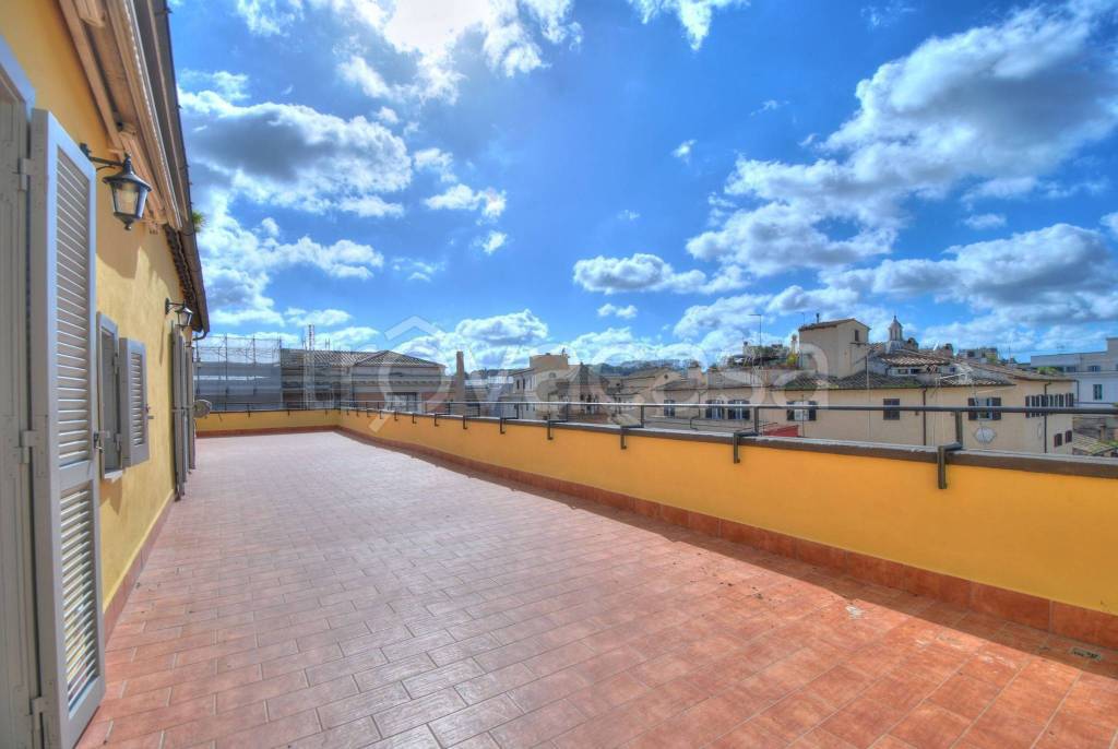 appartamento in affitto a Roma in zona Rione Regola