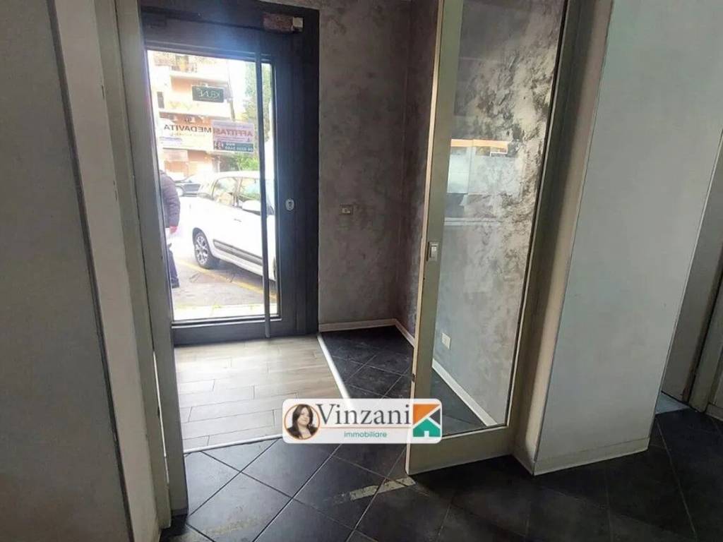 negozio in affitto a Roma in zona Tor di Quinto
