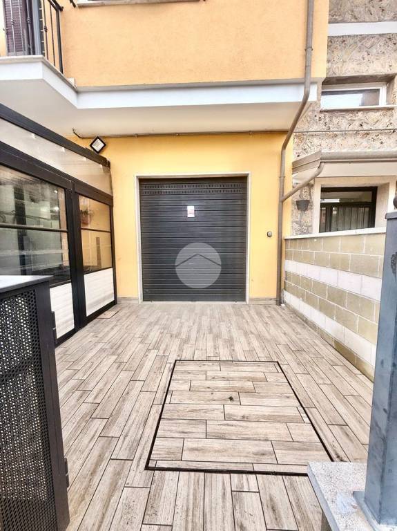 negozio in affitto a Roma in zona Colle Prenestino