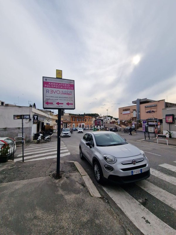 locale commerciale in affitto a Roma in zona Tor di Quinto