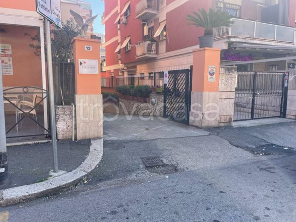 locale di sgombero in affitto a Roma in zona Aurelio