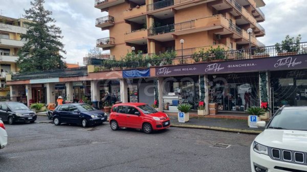 negozio in affitto a Roma in zona Infernetto
