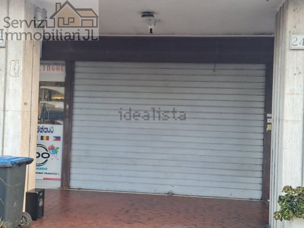negozio in affitto a Roma in zona Infernetto