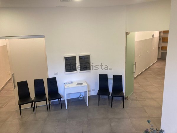 locale commerciale in affitto a Roma in zona Tuscolano