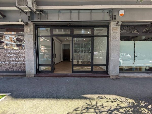 negozio in affitto a Roma in zona Ostia