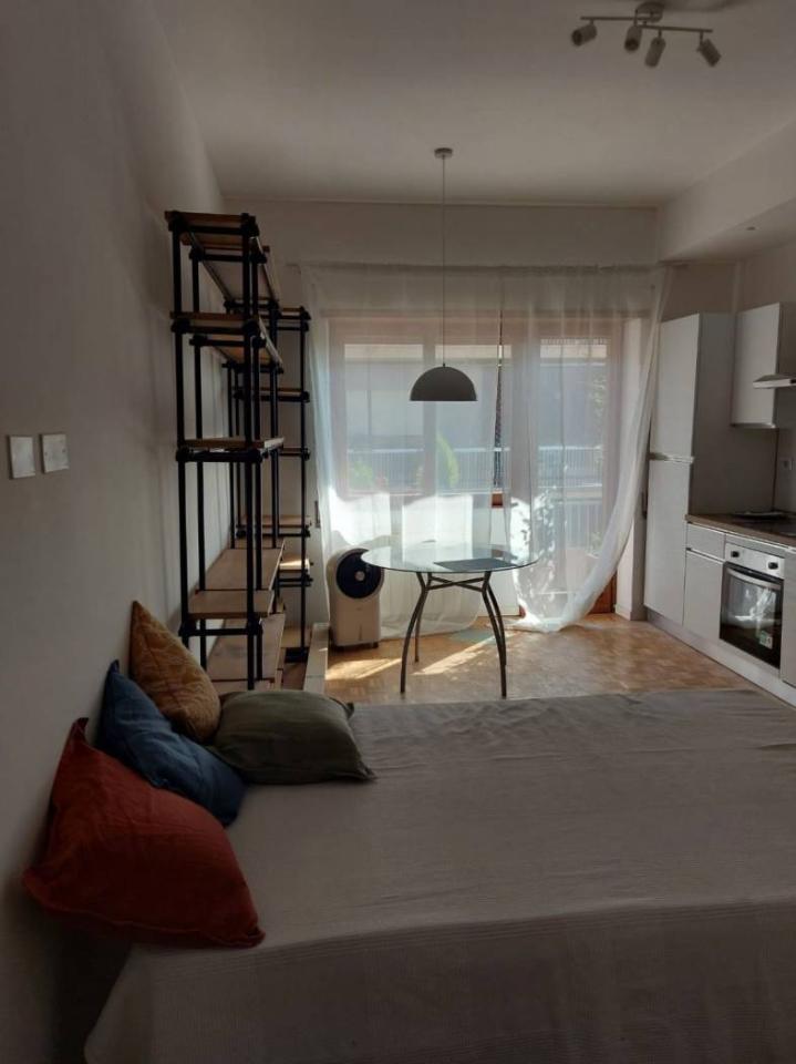 negozio in affitto a Roma in zona Appio Latino