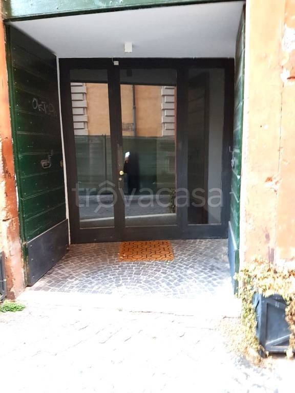 appartamento in affitto a Roma in zona Trevi-Colonna