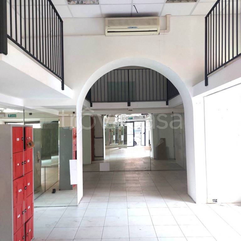 negozio in affitto a Roma