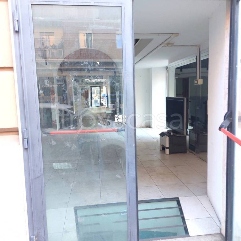 negozio in affitto a Roma