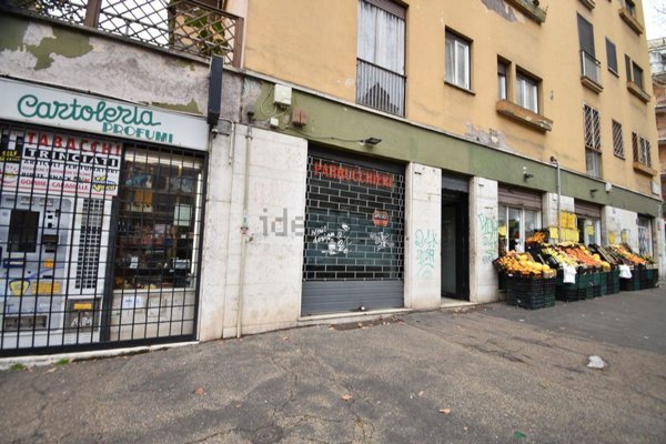 locale commerciale in affitto a Roma in zona Appio Latino