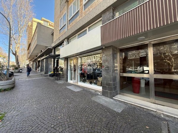 locale commerciale in affitto a Roma in zona EUR