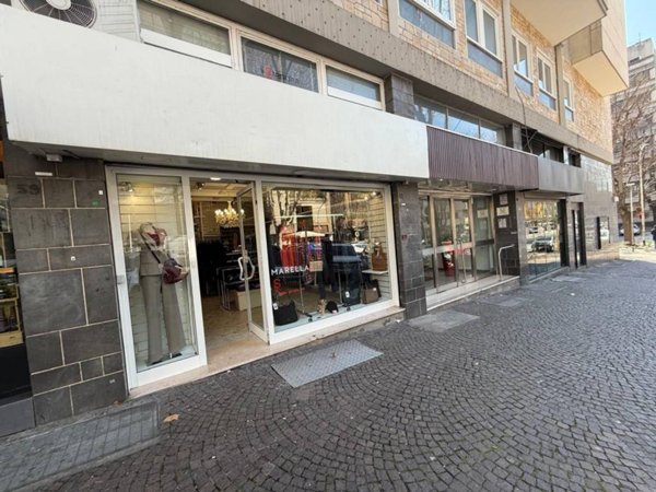 locale commerciale in affitto a Roma in zona EUR