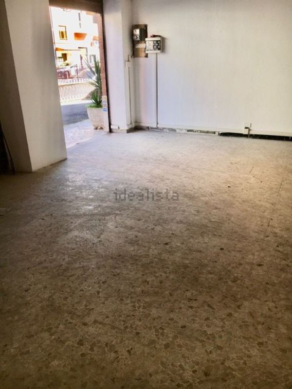 locale commerciale in affitto a Roma