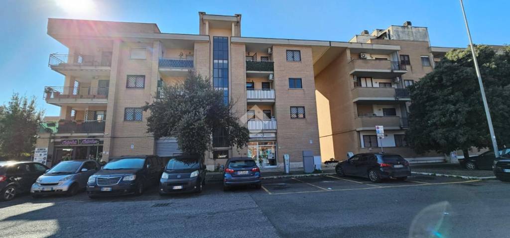 negozio in affitto a Roma