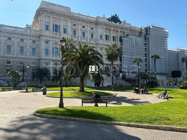 negozio in affitto a Roma in zona Rione Prati