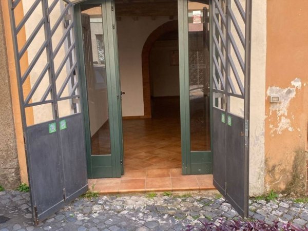 negozio in affitto a Roma in zona Centro Storico