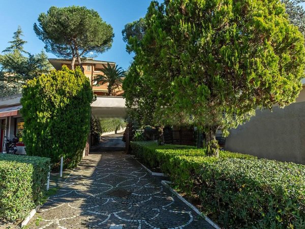 negozio in affitto a Roma