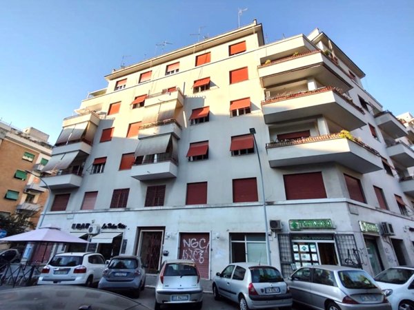 casa indipendente in affitto a Roma in zona Tuscolano